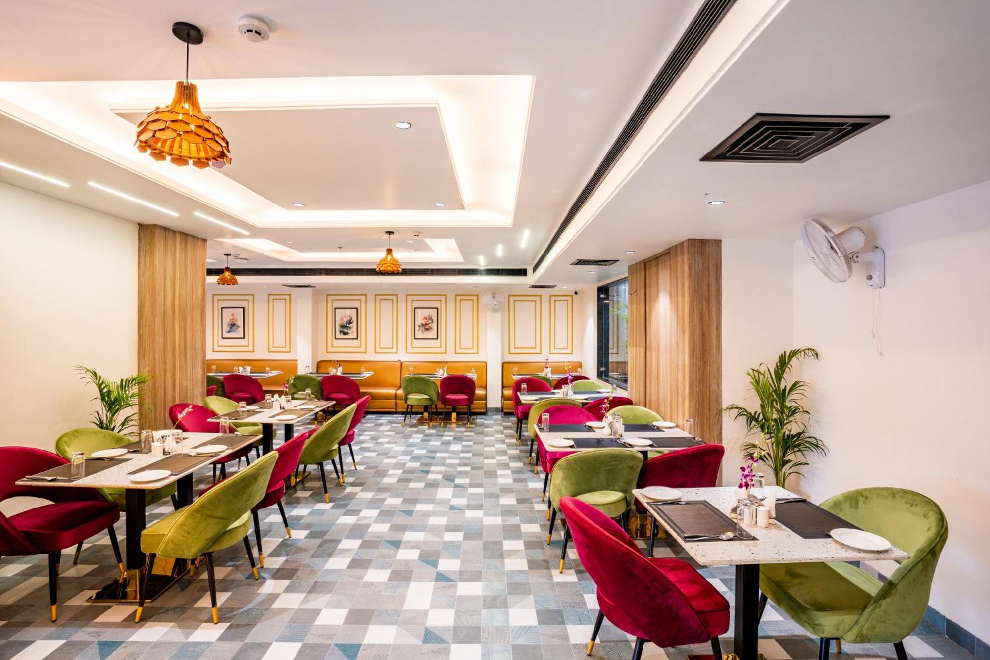 Regenta Place Raaj Agra, Tajganj อัครา ภายนอก รูปภาพ