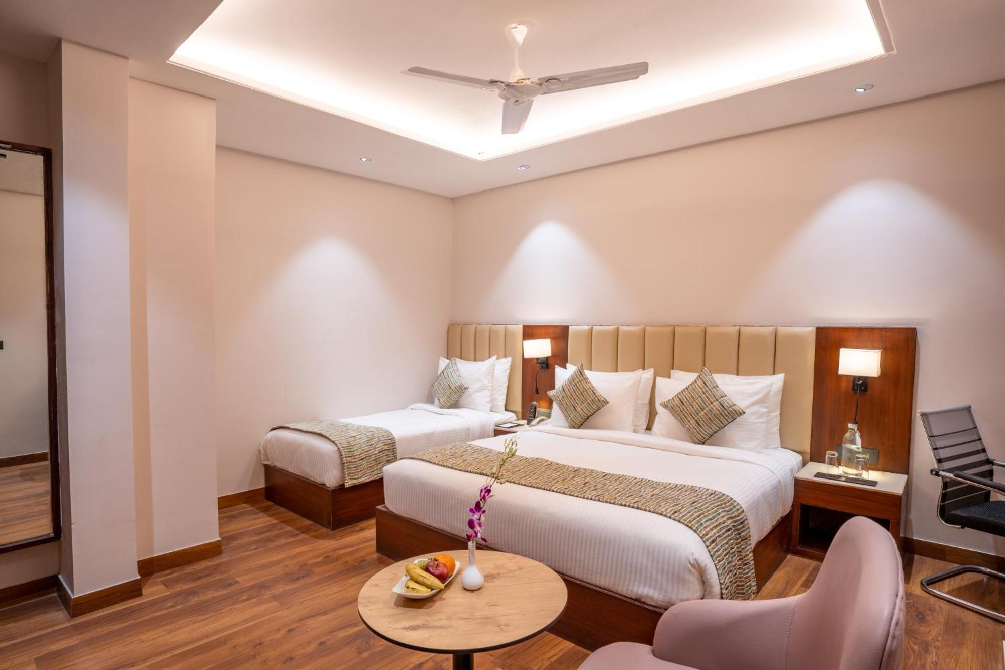 Regenta Place Raaj Agra, Tajganj อัครา ภายนอก รูปภาพ