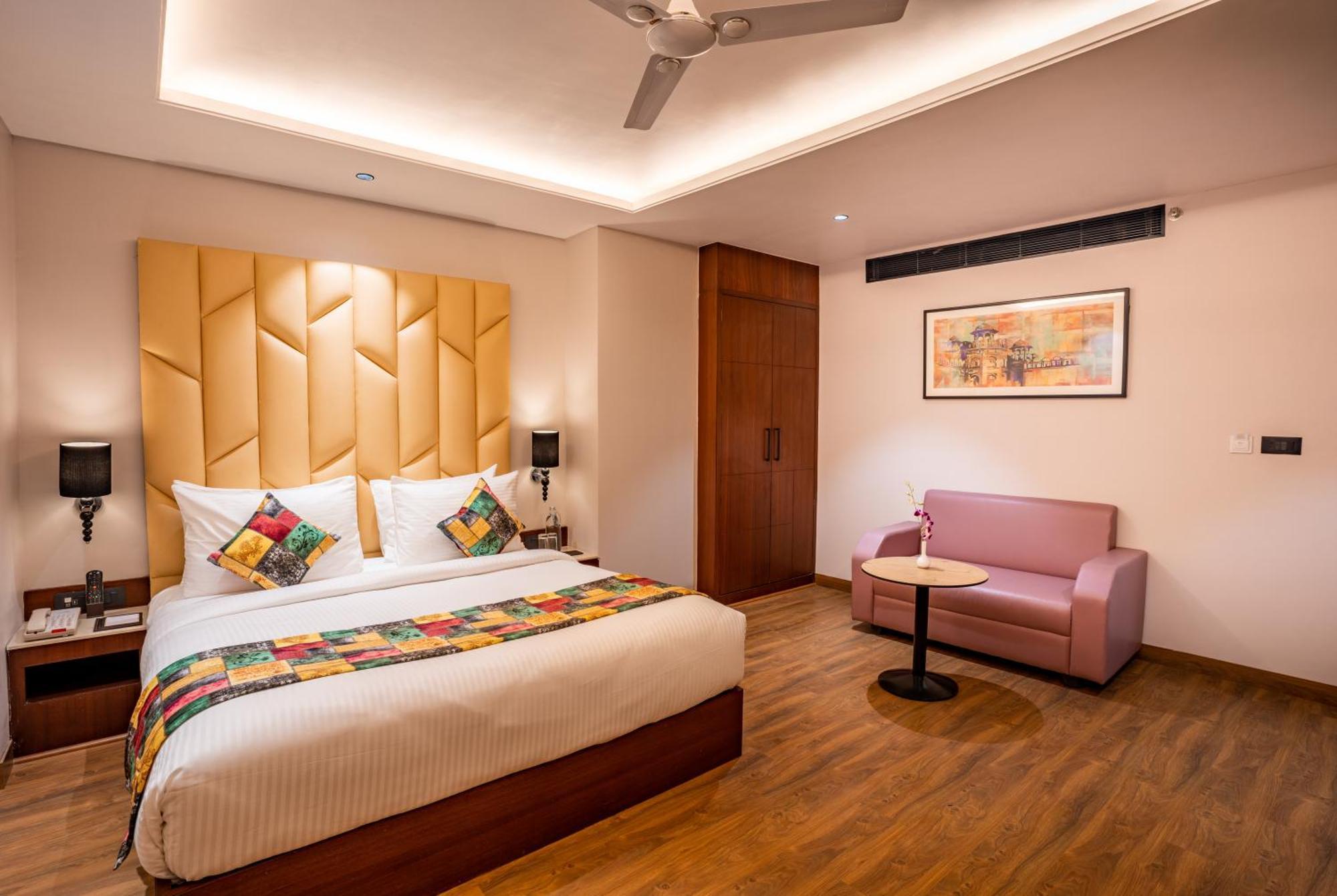 Regenta Place Raaj Agra, Tajganj อัครา ภายนอก รูปภาพ